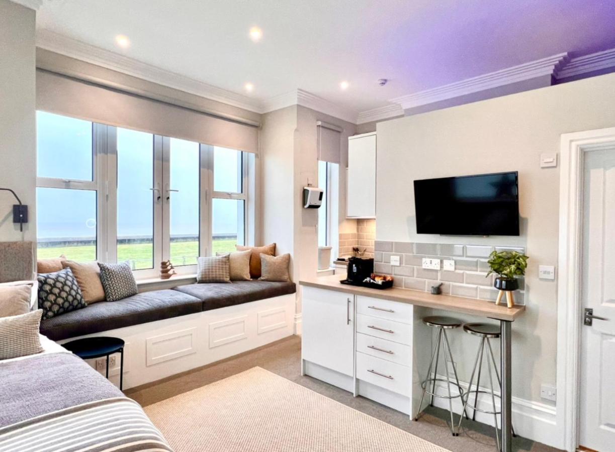 Beachfront Compact Coastal Crib, Direct Sea Views & Air Conditioning Littlestone-on-Sea Exteriér fotografie