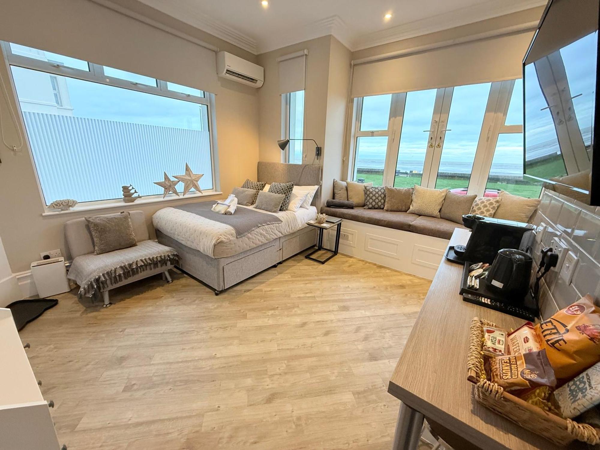 Beachfront Compact Coastal Crib, Direct Sea Views & Air Conditioning Littlestone-on-Sea Exteriér fotografie